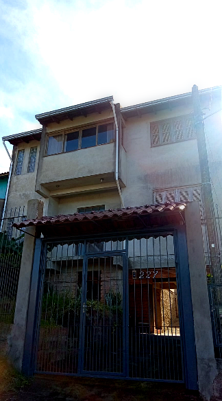 Fachada da casa na Rua Monza, 227